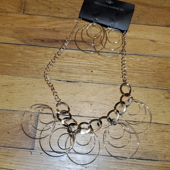 New gold fashion necklace & earrings jewelry sale - Picture 1 of 3